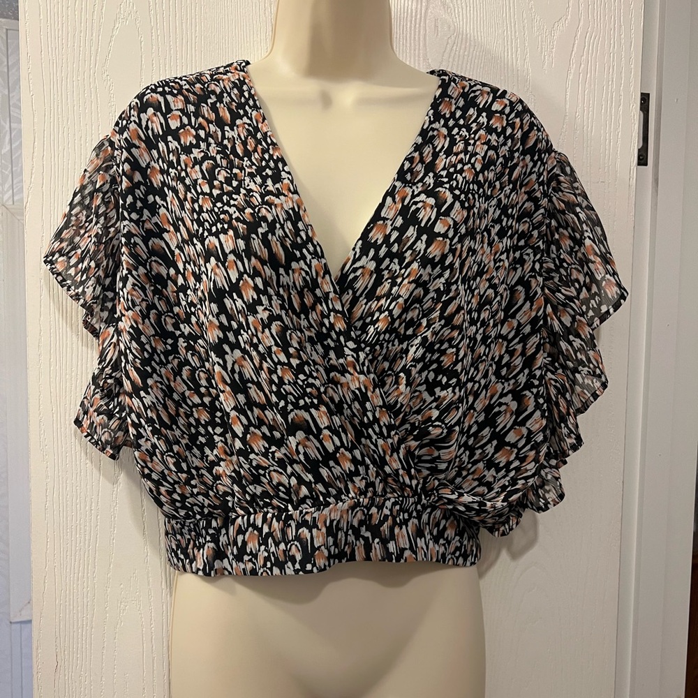 Women's EXPRESS Black and White Patterned Top